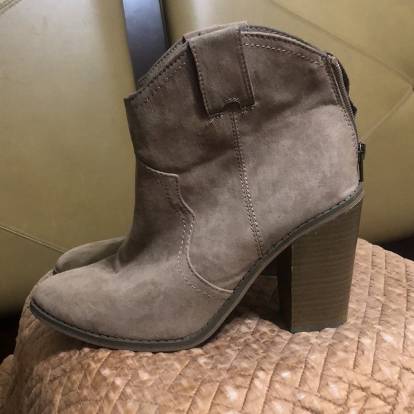 Women’s merona boots - Picture 2 of 2
